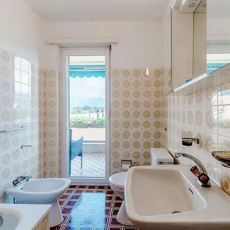 Roseto By Quokka 360 - In Strategic Area With Balcony